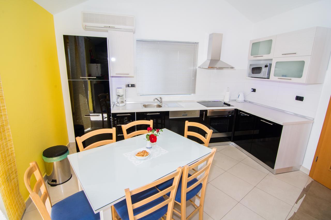 Apartments Ruzica Пинезичи Экстерьер фото